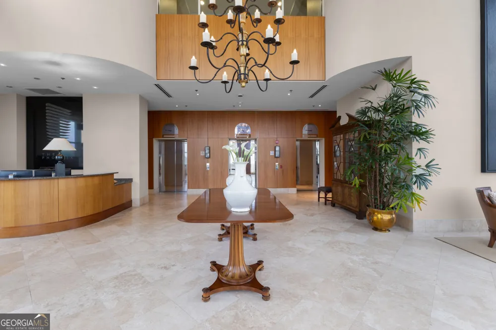 2881 Peachtree RD NE Atlanta, GA 30305