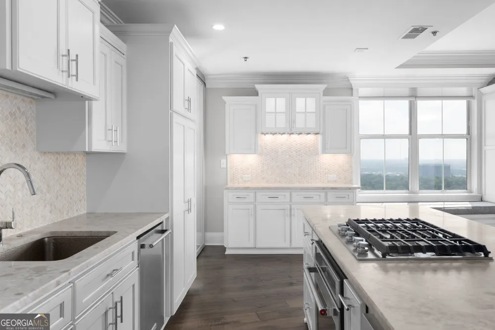 2881 Peachtree RD NE Atlanta, GA 30305