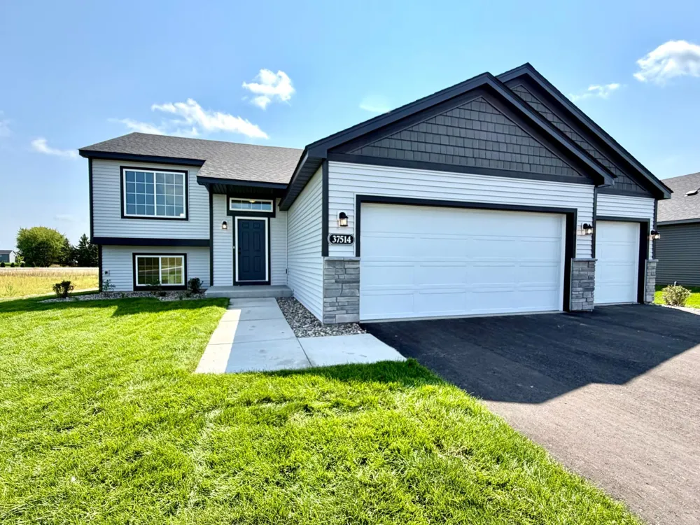 37514 Greenway Avenue North Branch, MN 55056