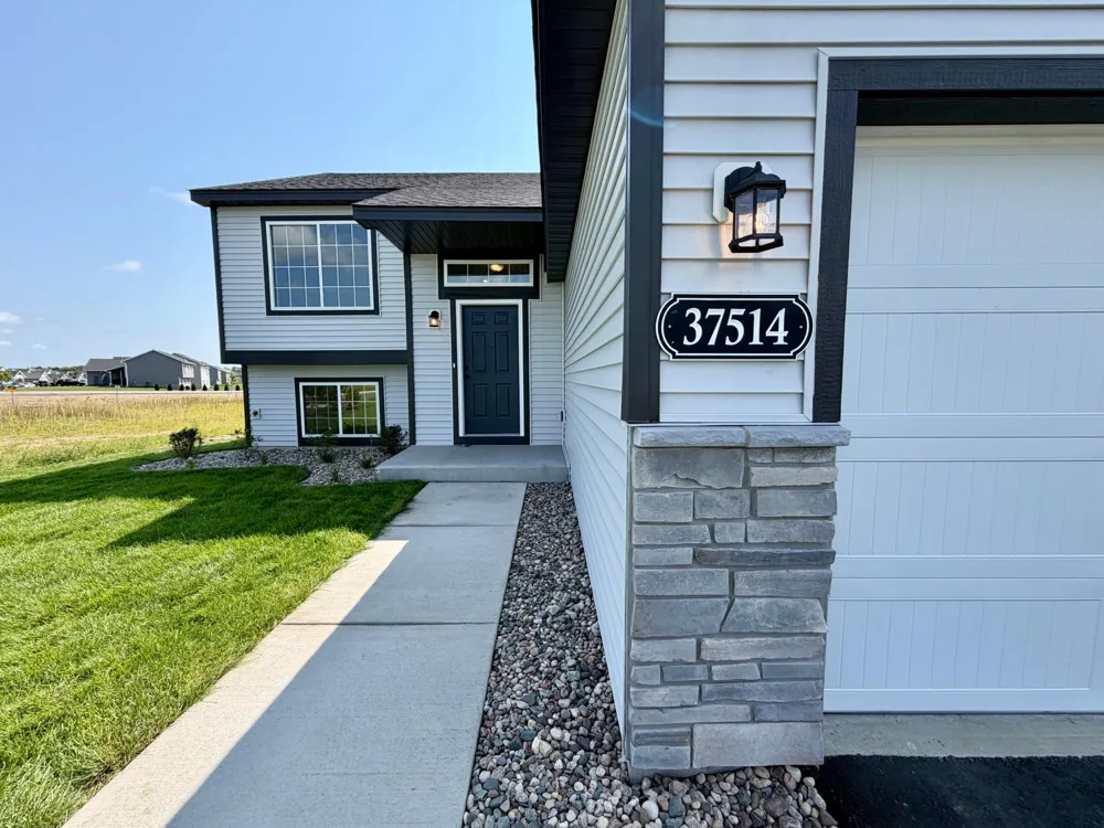 37514 Greenway Avenue North Branch, MN 55056