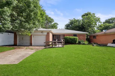 8923 Jennie Lee Lane