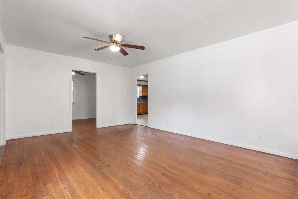 8923 Jennie Lee Lane Dallas, TX 75227