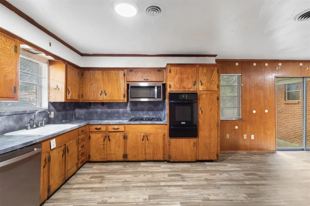 8923 Jennie Lee Lane Dallas, TX 75227