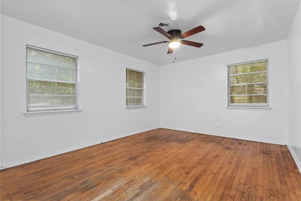 8923 Jennie Lee Lane Dallas, TX 75227