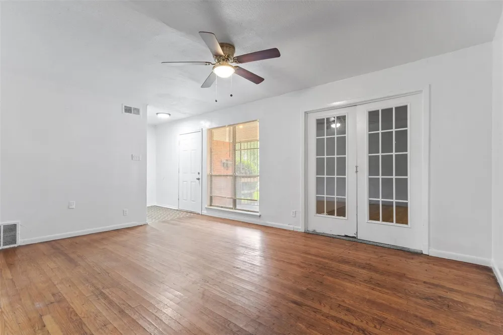 8923 Jennie Lee Lane Dallas, TX 75227