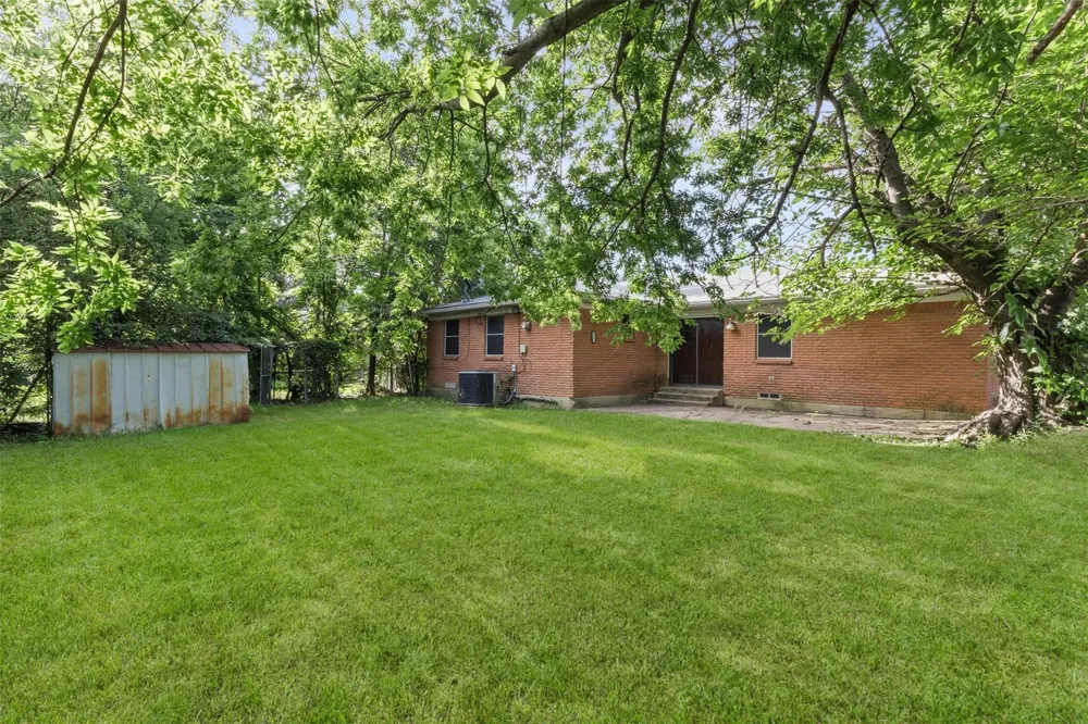 8923 Jennie Lee Lane Dallas, TX 75227