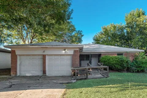 8923 Jennie Lee Lane