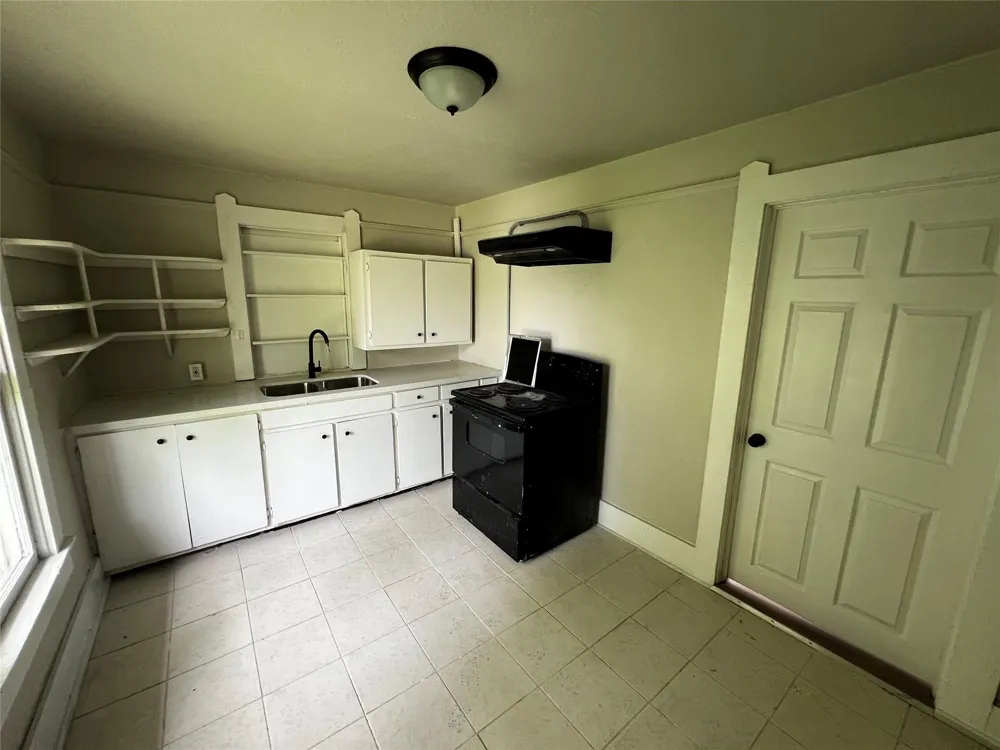 741 13th Street #B Port Arthur, TX 77640
