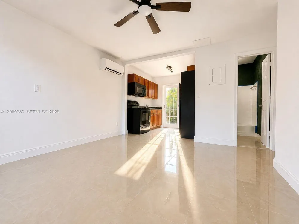 5264 NE 20th Ave Pompano Beach, FL 33064
