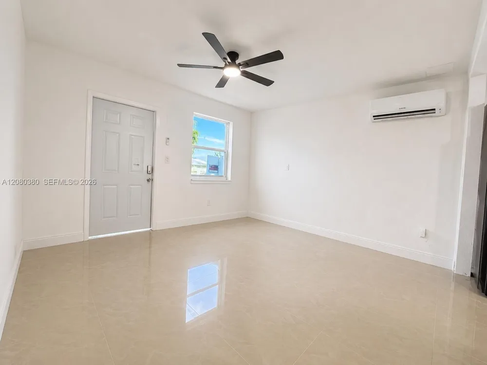 5264 NE 20th Ave Pompano Beach, FL 33064
