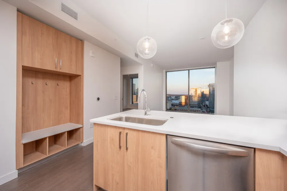 1212 Demonbreun St #2214 Nashville, TN 37203