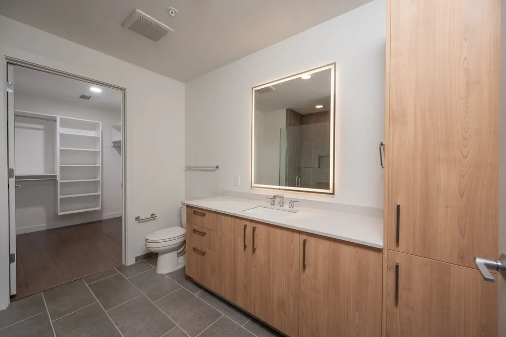 1212 Demonbreun St #2214 Nashville, TN 37203