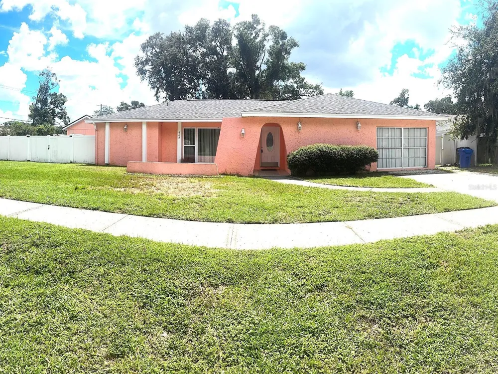 902 SAMY DRIVE Tampa, FL 33613