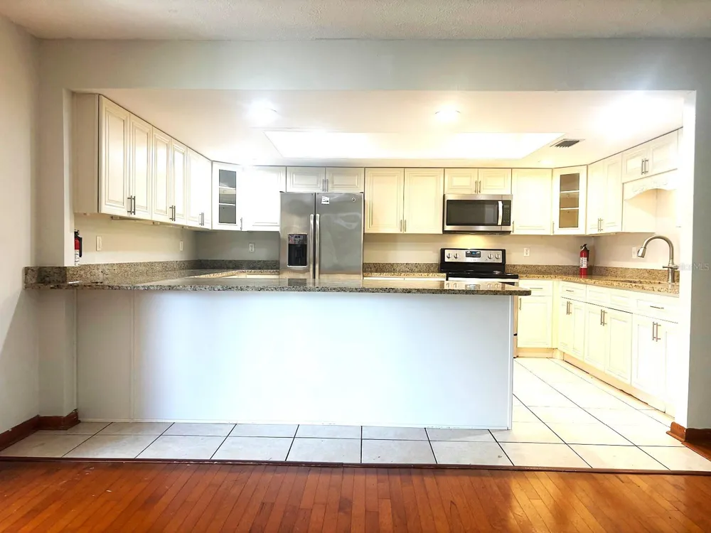 902 SAMY DRIVE Tampa, FL 33613