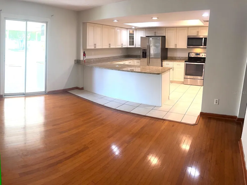 902 SAMY DRIVE Tampa, FL 33613