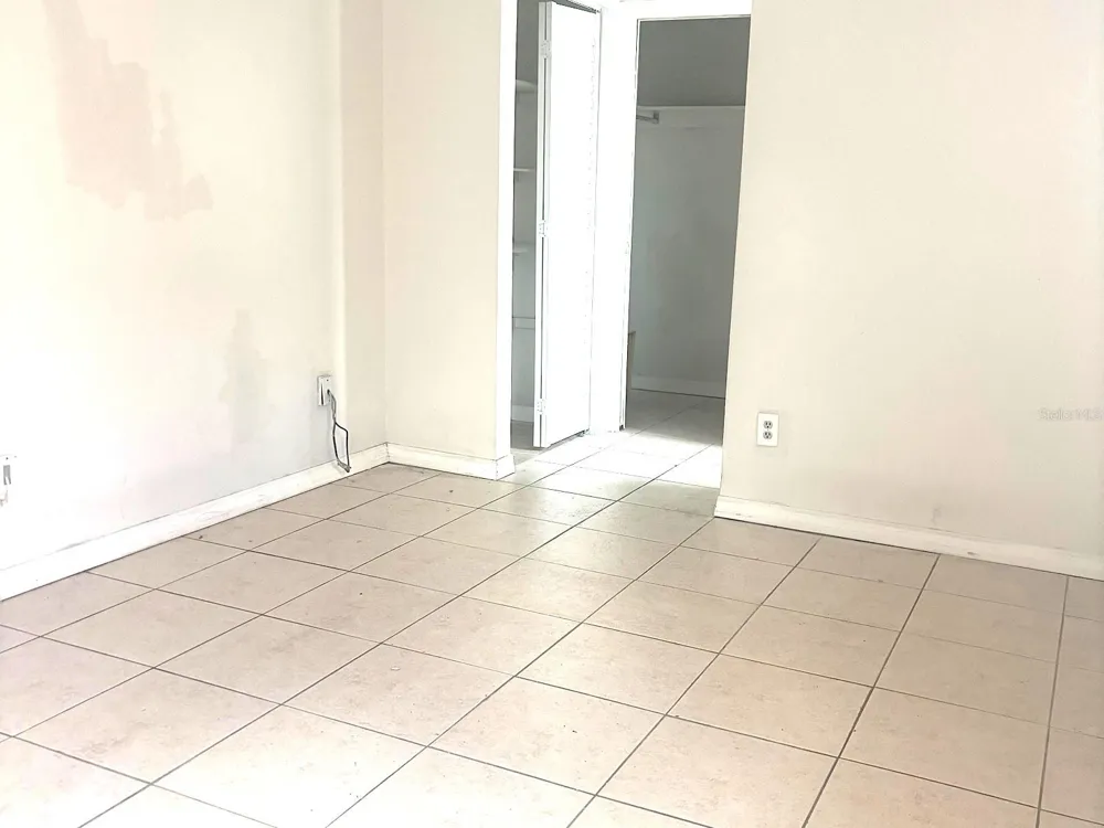 902 SAMY DRIVE Tampa, FL 33613