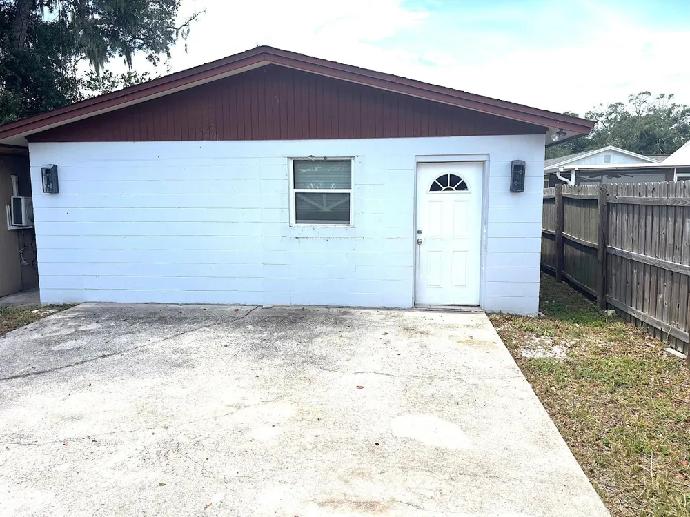 902 SAMY DRIVE Tampa, FL 33613