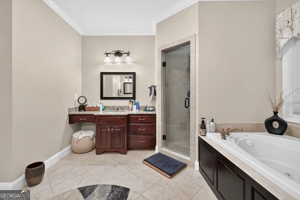3805 Reservoir DR Gainesville, GA 30507