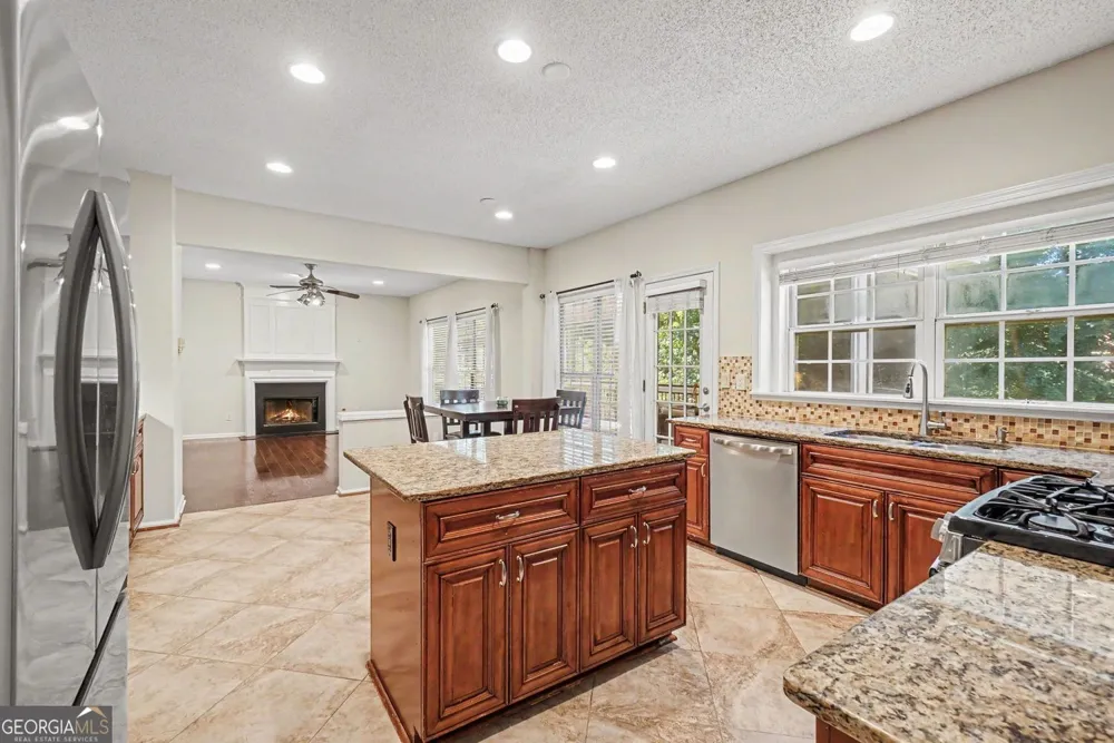 2200 Traywick Chase Alpharetta, GA 30004