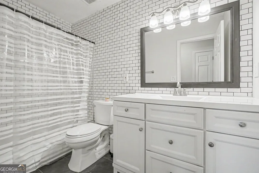 2200 Traywick Chase Alpharetta, GA 30004