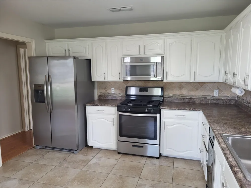 1109 Westgrove Drive Saginaw, TX 76179