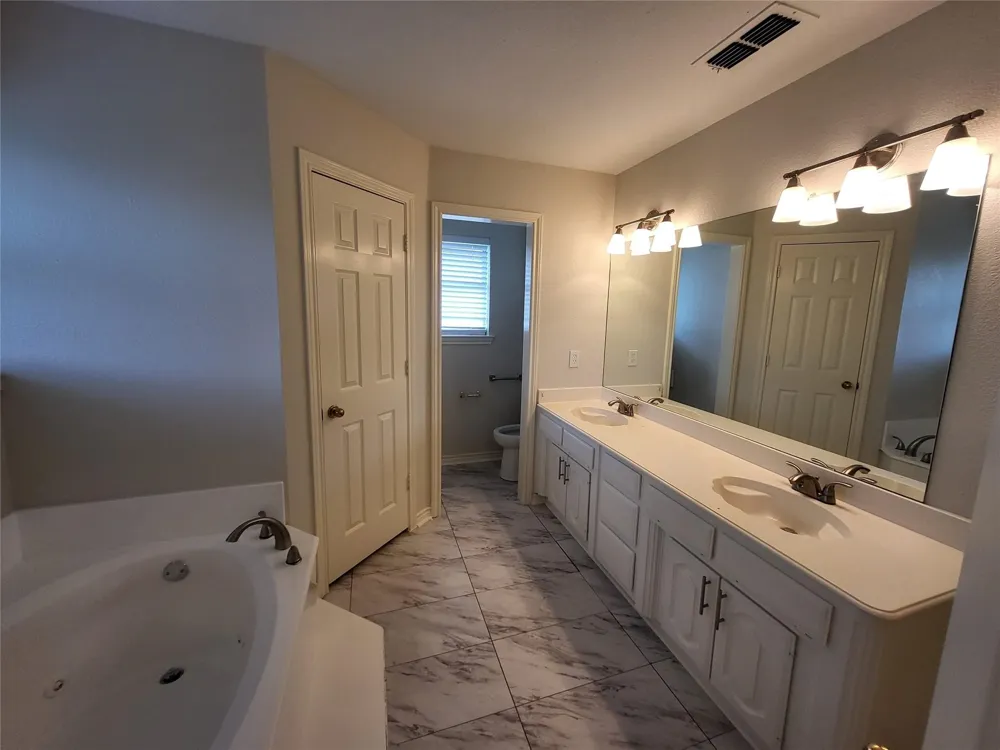 1109 Westgrove Drive Saginaw, TX 76179