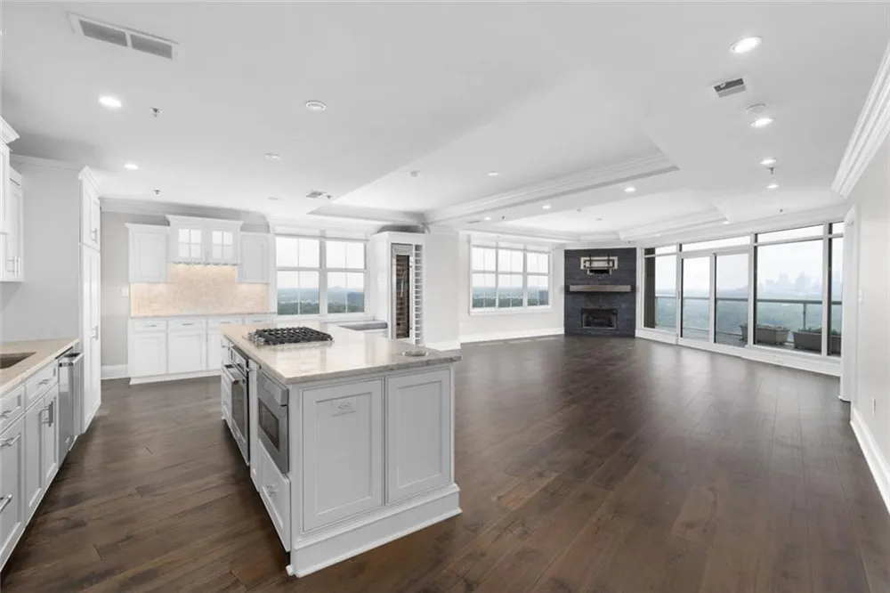 2881 Peachtree Road NE #2103 Atlanta, GA 30305