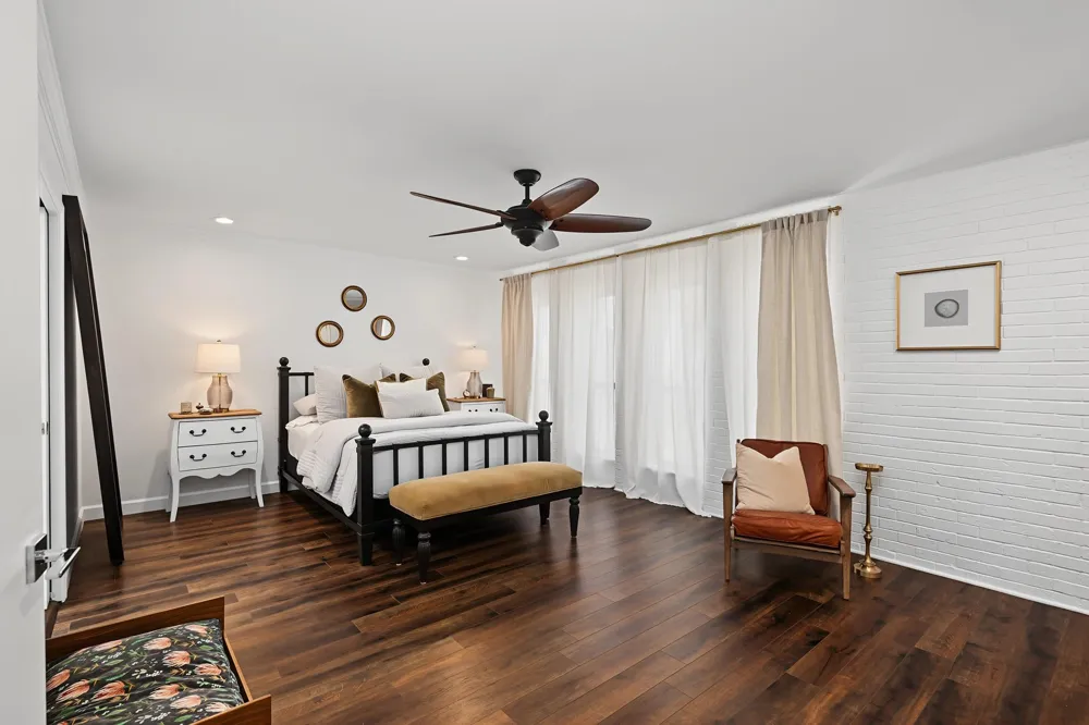 2216 Amberly Court Houston, TX 77063