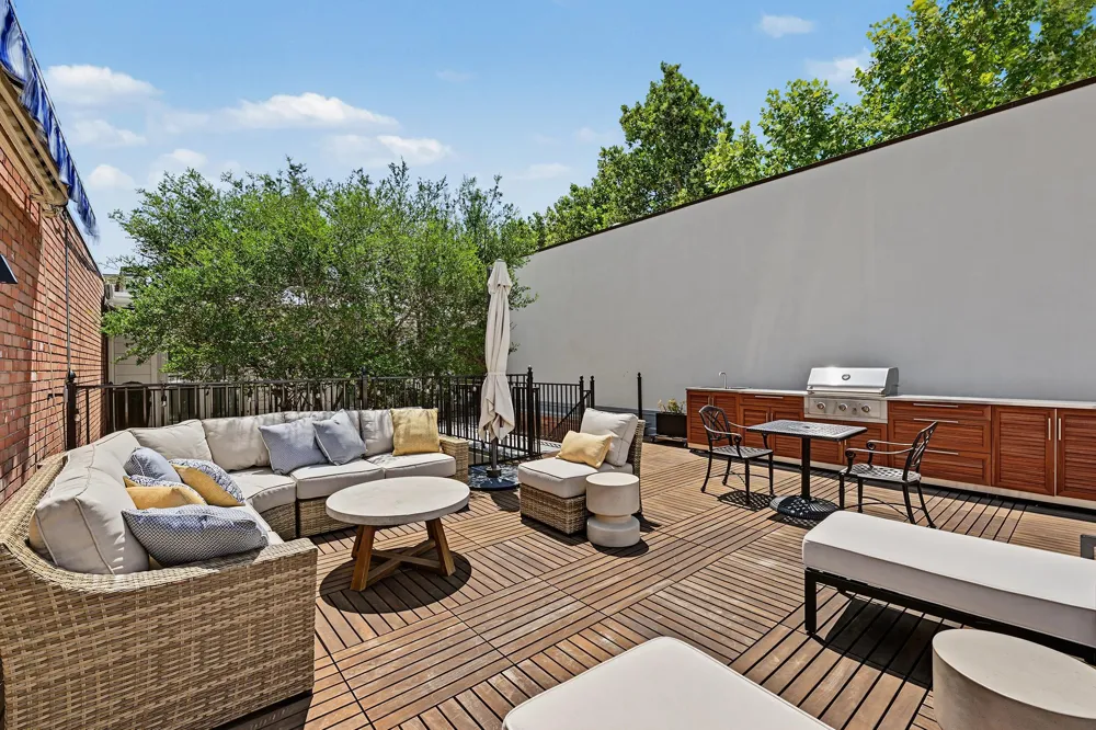 2216 Amberly Court Houston, TX 77063