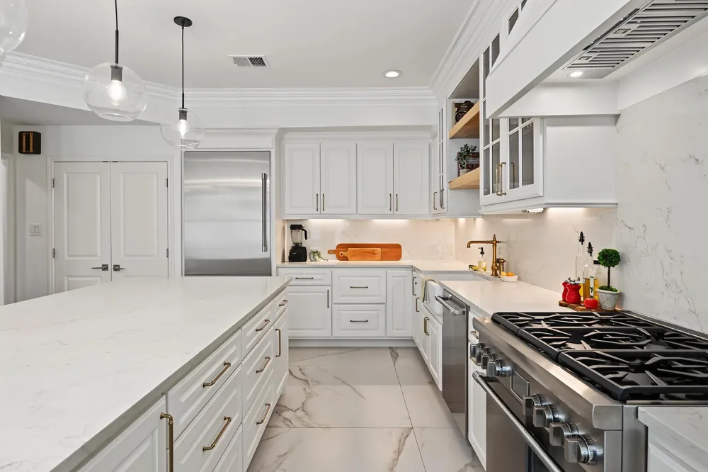2216 Amberly Court Houston, TX 77063