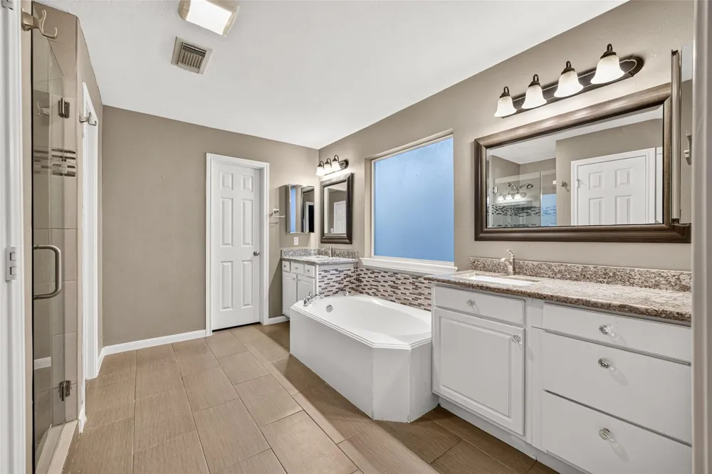17814 White Tail Court Houston, TX 77084