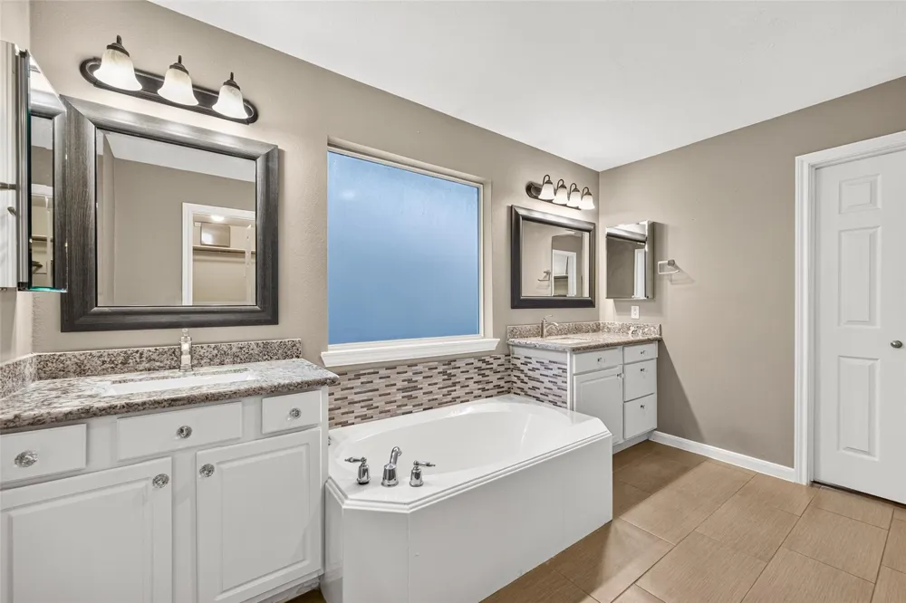 17814 White Tail Court Houston, TX 77084