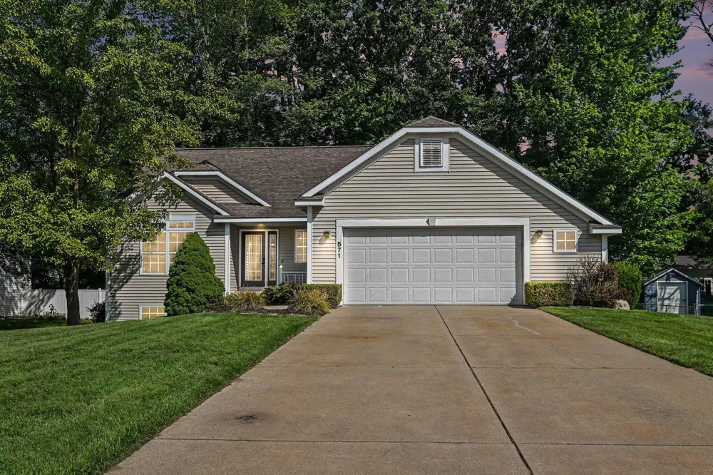 571 Pine Water Way Holland, MI 49424