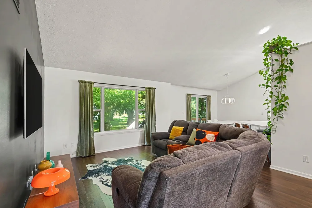 571 Pine Water Way Holland, MI 49424