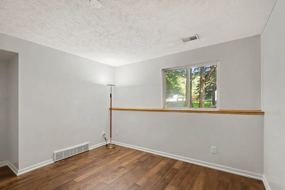 571 Pine Water Way Holland, MI 49424