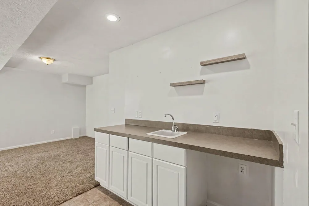 571 Pine Water Way Holland, MI 49424