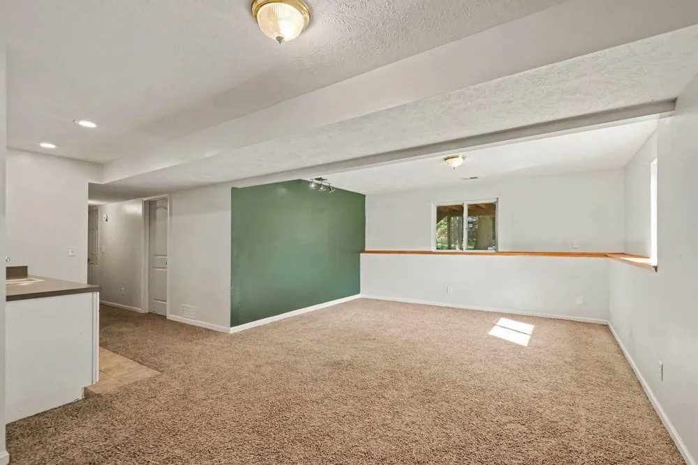 571 Pine Water Way Holland, MI 49424
