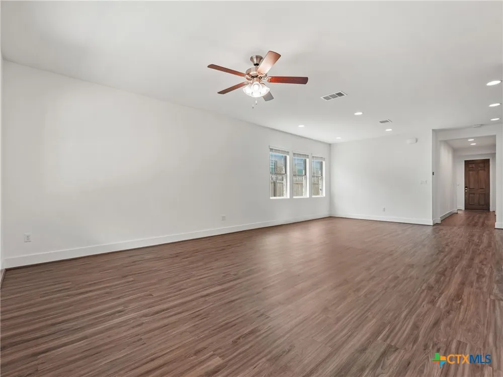 604 Golden Glory Road Leander, TX 78641