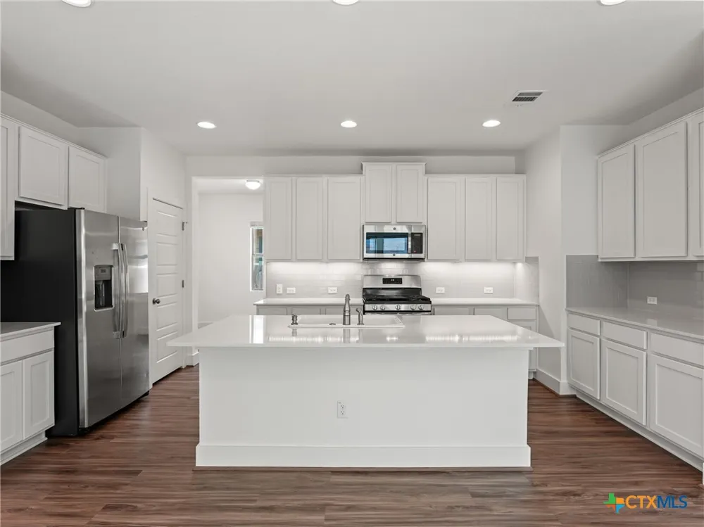 604 Golden Glory Road Leander, TX 78641