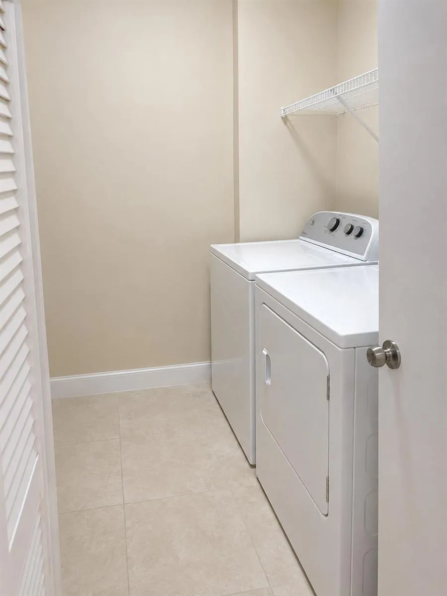 5574 Witney Drive #206 Delray Beach, FL 33484