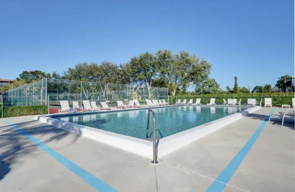 5574 Witney Drive #206 Delray Beach, FL 33484