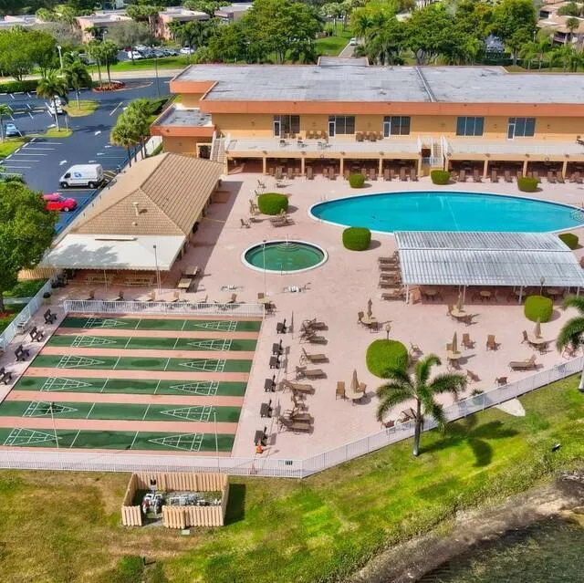 5574 Witney Drive #206 Delray Beach, FL 33484