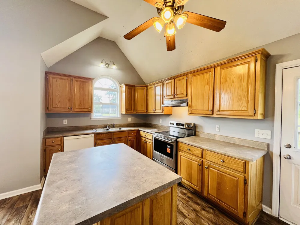 33 Long Meadow Dr Fayetteville, TN 37334