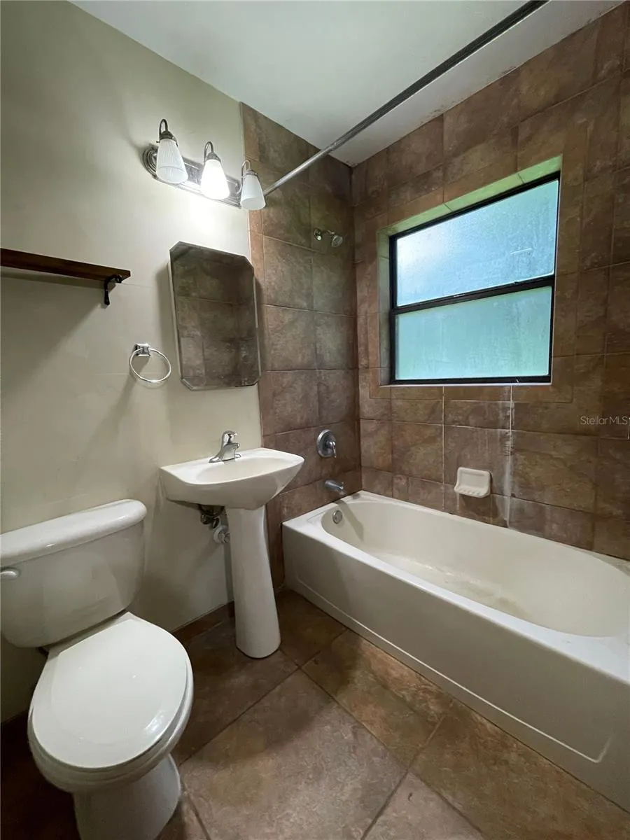 1410 NW 55TH TERRACE Gainesville, FL 32605