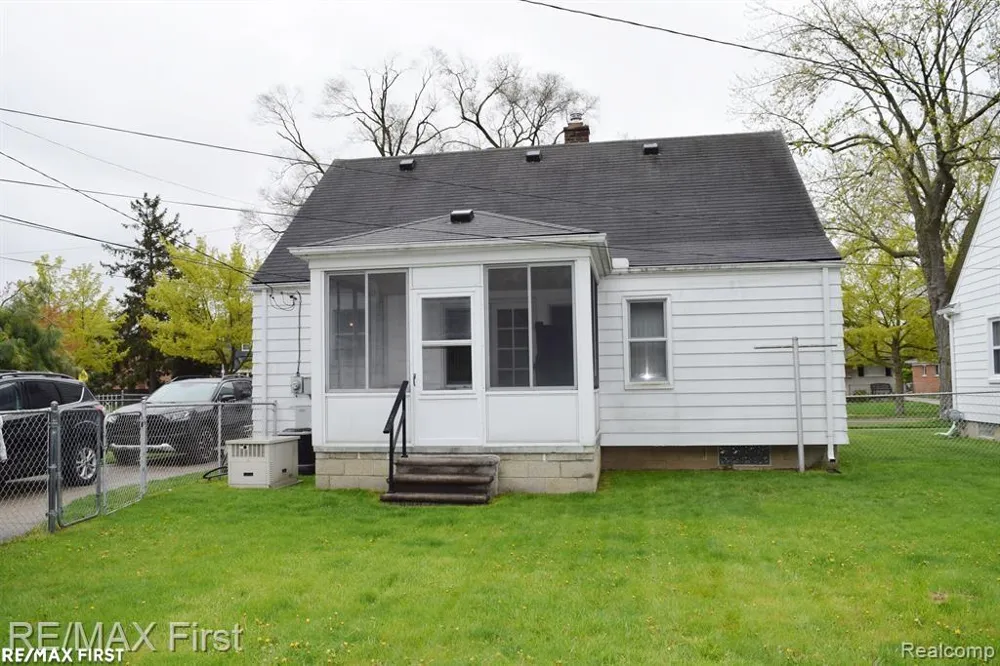 2666 Catalpa Drive Berkley City, MI 48072