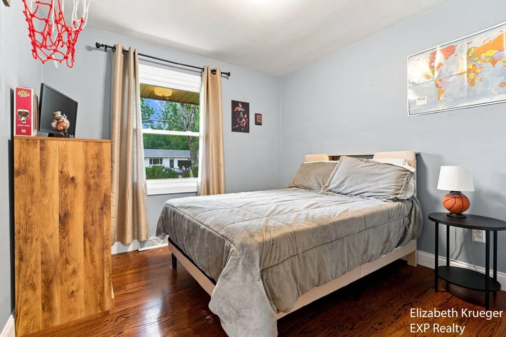 1502 Ridgewood Drive Georgetown Charter Township, MI 49428