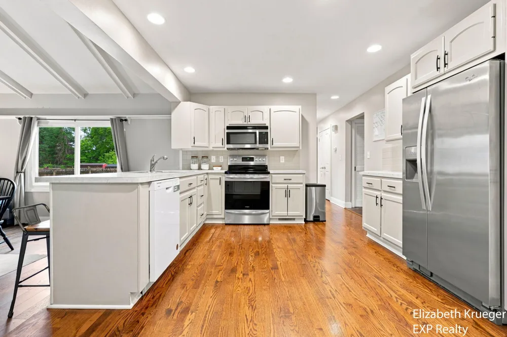 1502 Ridgewood Drive Georgetown Charter Township, MI 49428