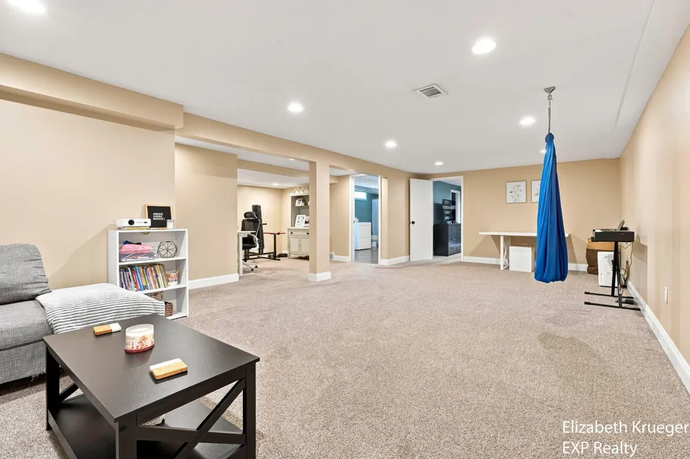 1502 Ridgewood Drive Georgetown Charter Township, MI 49428