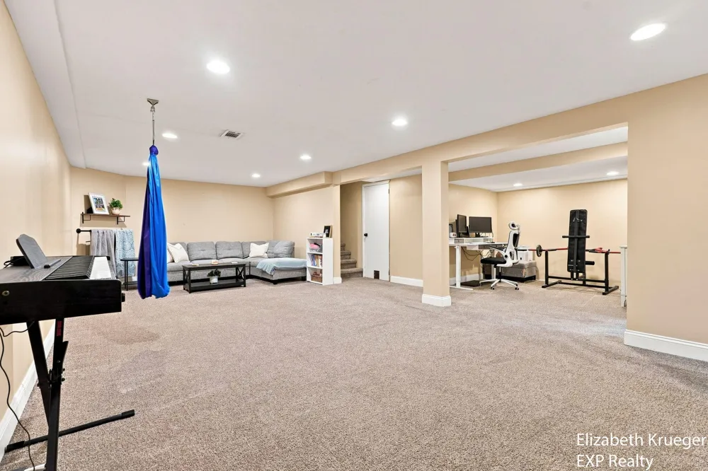 1502 Ridgewood Drive Georgetown Charter Township, MI 49428