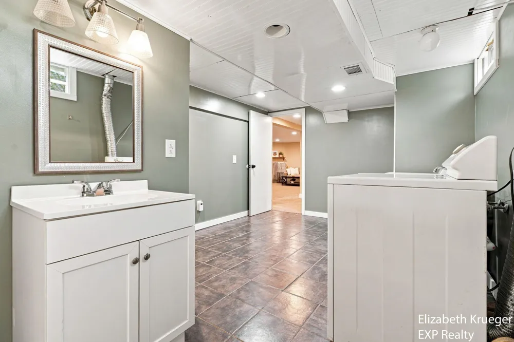 1502 Ridgewood Drive Georgetown Charter Township, MI 49428
